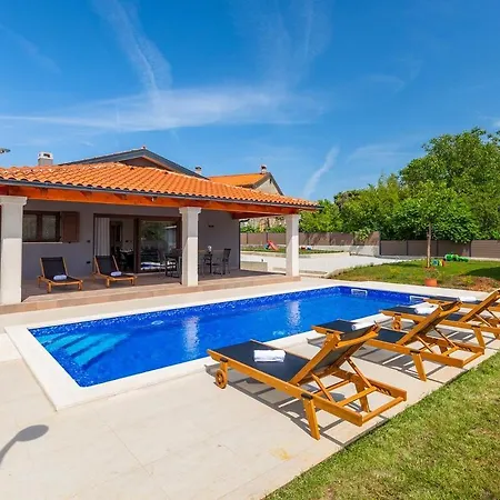 Eni By Istrialux Villa *