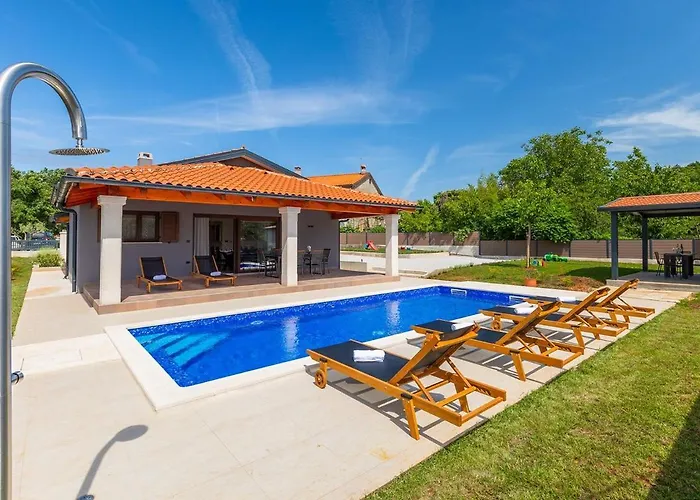 Eni By Istrialux Villa *